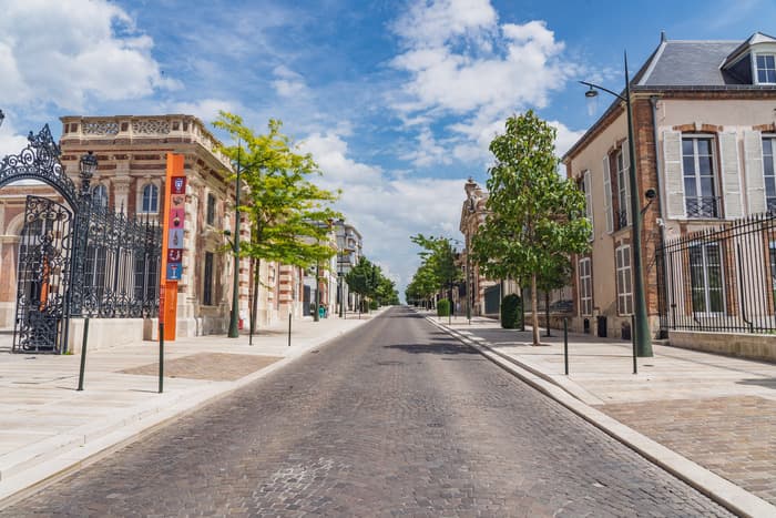 Visite de l'avenue de Champagne · photo 1