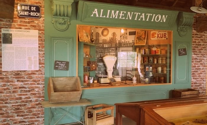 Journées Européennes du Patrimoine. Visite guidée de l'expo temporaire "Que faire à manger demain ? Aspects de la vie qu · photo 1