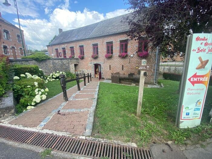 Visite libre du Musée des Bois Jolis de Felleries · photo 1