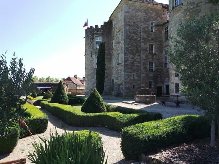 Visite des jardins a la francaise du chateau de la reine margot · photo 1