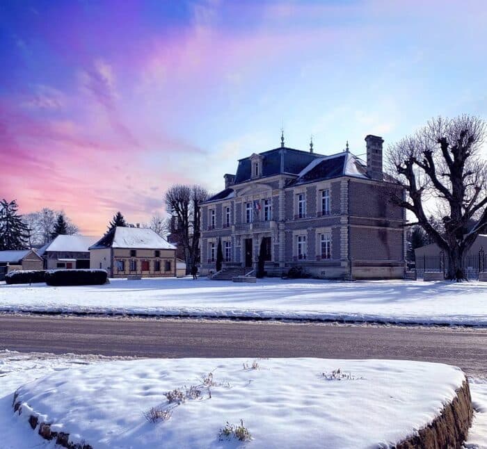 Découvrez l'histoire de la mairie de Vauchassis · photo 1