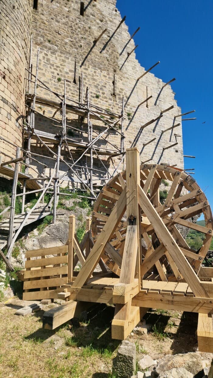 Atelier construction et taille de pierre : L'art de bâtir au Moyen-âge · photo 1