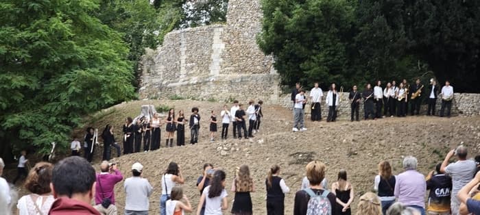 Visite guidée de la motte féodale d'Avrilly · photo 1