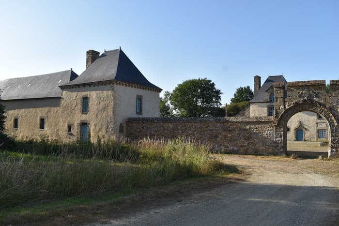 Visites libre ou commentée du château de La Dobiais · photo 1