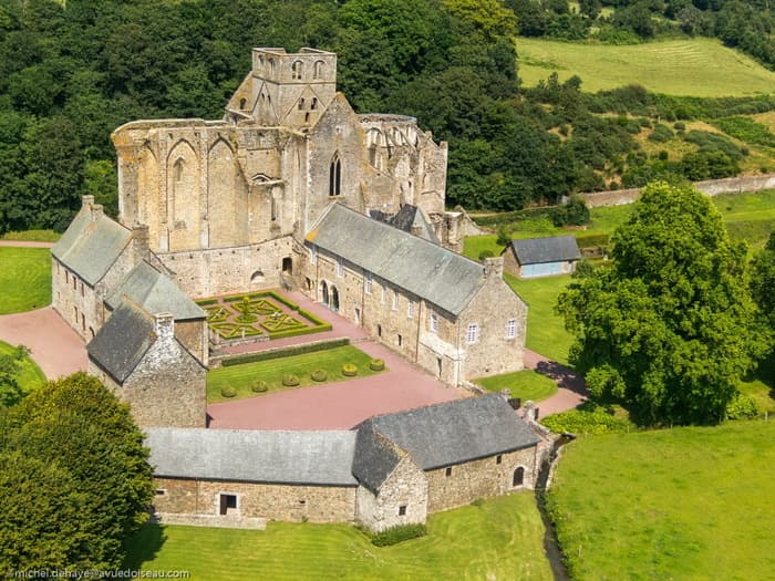 Visite libre de l’abbaye et des expositions · photo 1