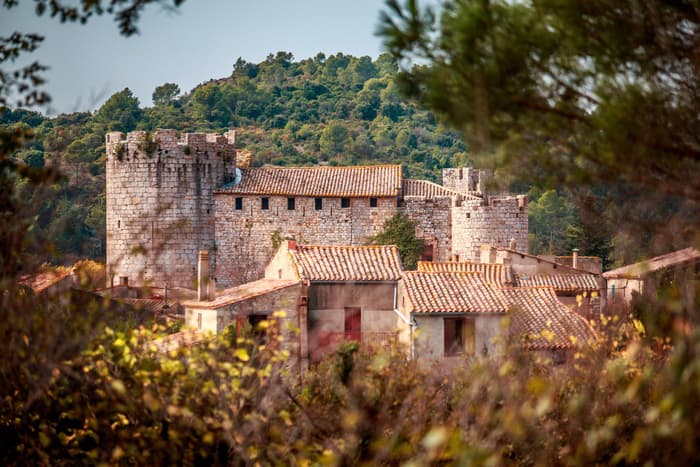 Découvrez le patrimoine médiéval de Villerouge-Termenès ! · photo 1