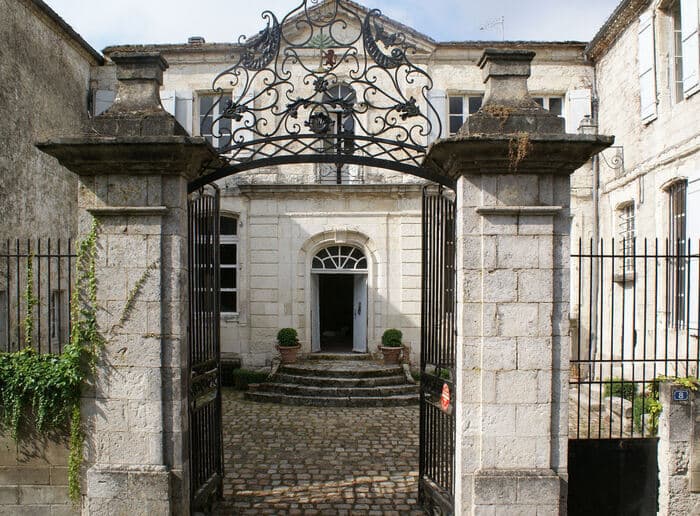 Découvrez la maison de Cours de Thomazeau à Castillonnès · photo 1
