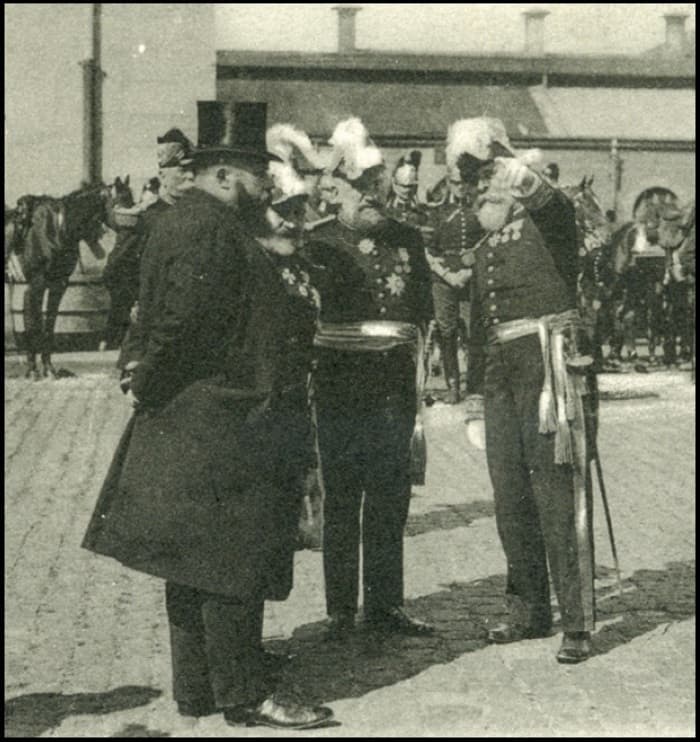 Levez les yeux ! Découverte du SHD de Cherbourg et atelier sur la préfecture maritime · photo 1
