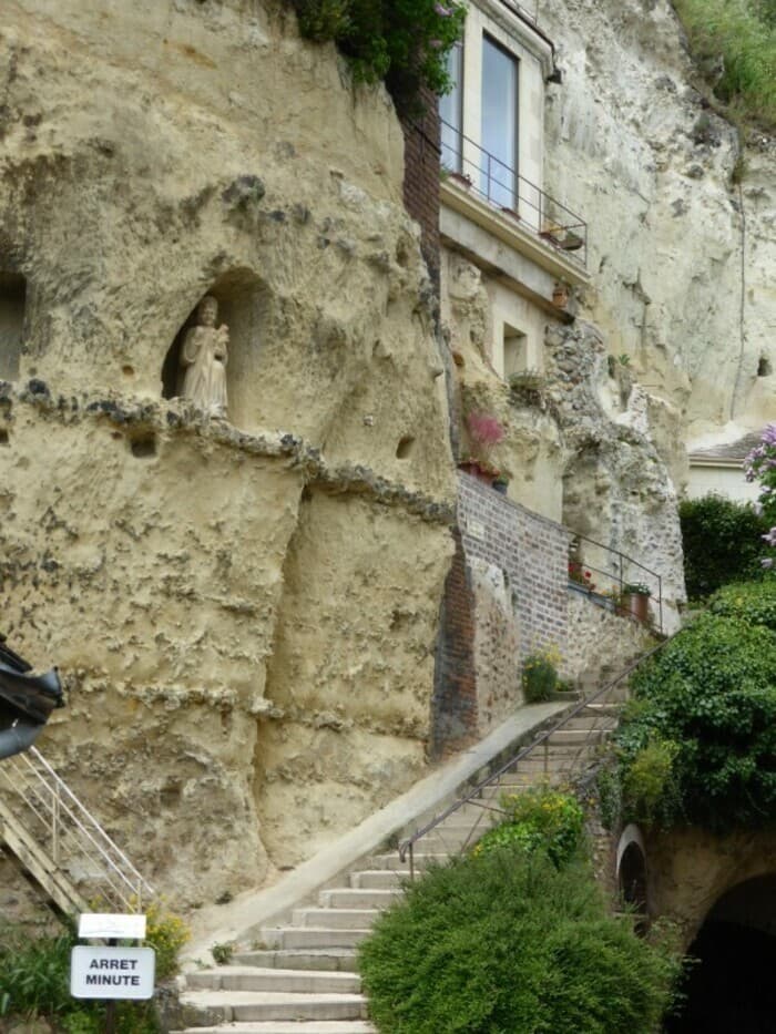 Visite commentée de la cité médiévale et troglodytique de Trôo · photo 1