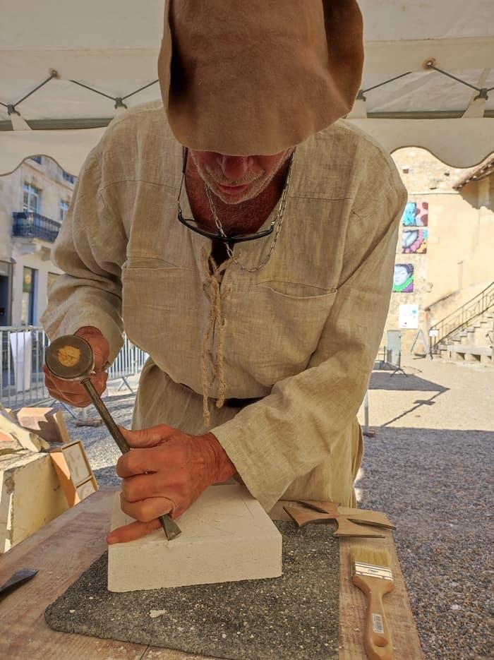 Démonstrations et initiations à la taille de pierre avec « COMPAAS » · photo 1