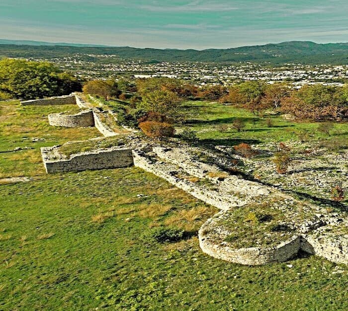 Visite guidée de l'oppidum de Jastres · photo 1