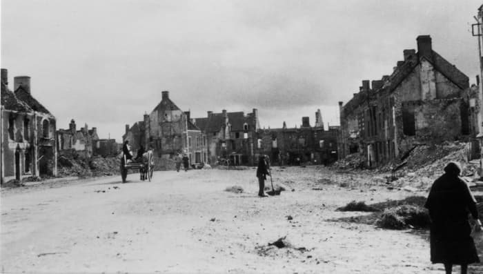 Exposition : Lessay, une page d'histoire 1944-1960 · photo 1