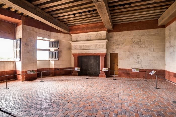 Visite libre de l’échansonnerie du XVIIᵉ siècle et des combles Renaissance · photo 1