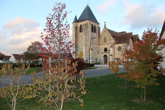 Visite guidée de l'église de Saint-Parres-aux-Tertres et de sa nécropole gallo-romaine. Histoire contée de la vie de sai · photo 1
