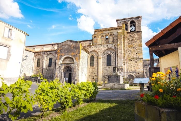 VISITE DU SITE CLUNISIEN : L'ABBAYE DE MOZAC · photo 1