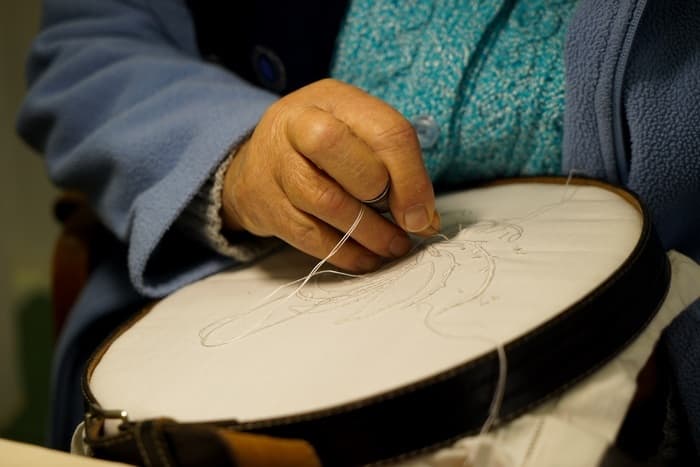 Découverte de la broderie au plumetis · photo 1