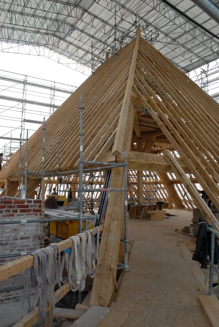 Visitez le chantier de reconstruction d'une charpente du XVe siècle · photo 1