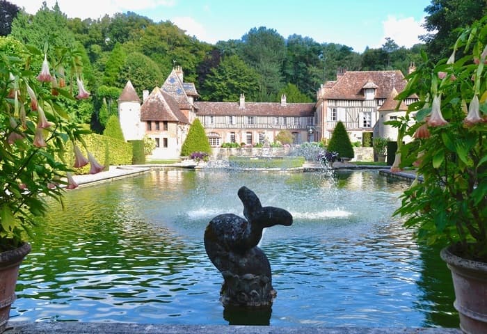 Visite libre des jardins, des 3 salles historiques et de la chapelle · photo 1