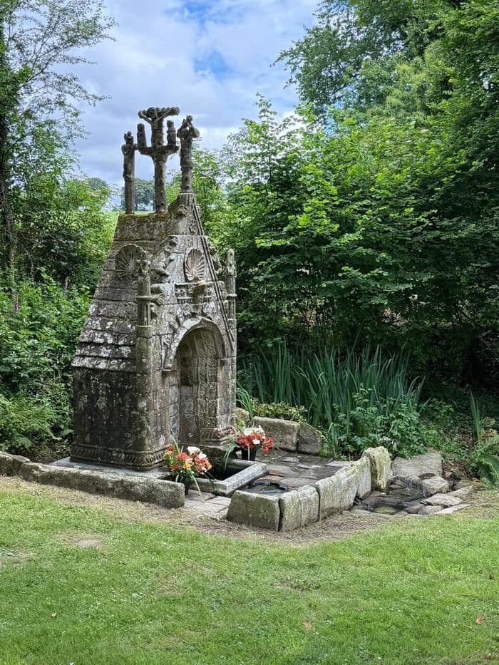 Les eaux guérisseuses et miraculeuses de Bretagne · photo 1