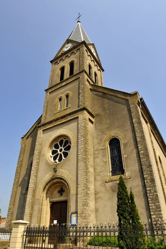 Découverte d'une église néo-romane · photo 1