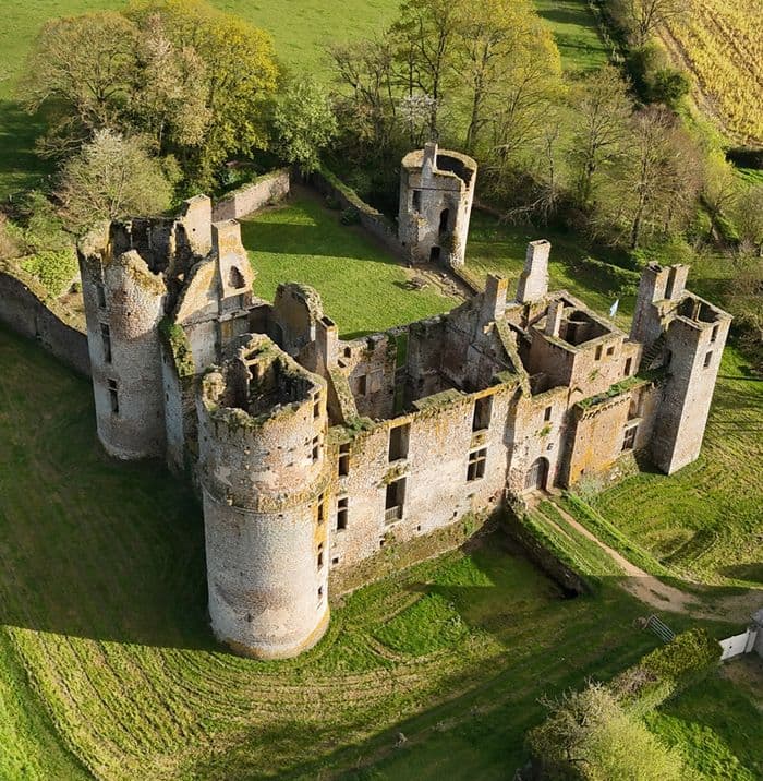 Visites guidées du château de Bois Thibault · photo 1
