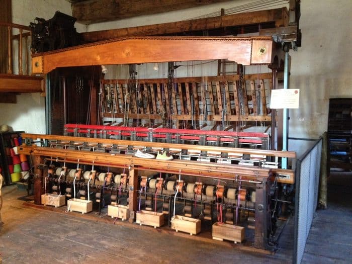 Visite guidée de l'atelier-musée des tisserands et de la charentaise · photo 1