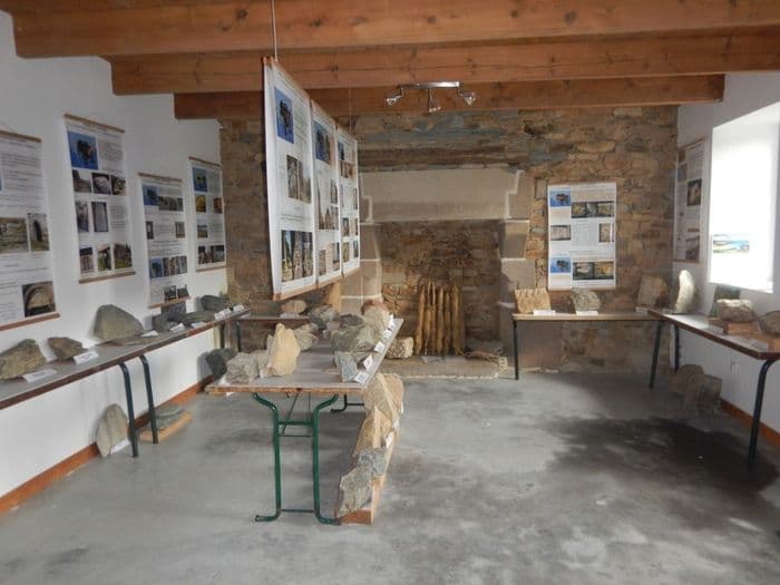 Exposition - des pierres et des hommes / Maison du patrimoine · photo 1
