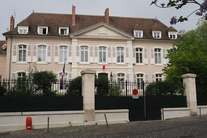 Visite de la Résidence de Monsieur le Sous-Préfet · photo 1
