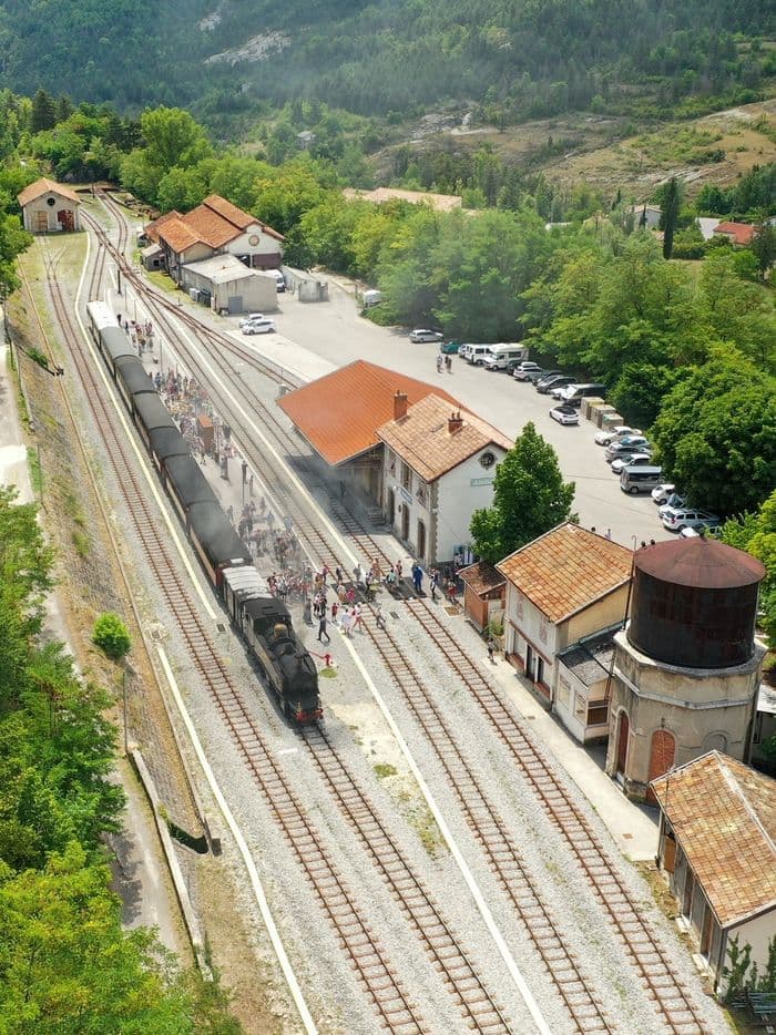 Train des Pignes historique et locomotive à vapeur · photo 1