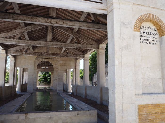Visite du patrimoine de Pont-Saint-Esprit : le lavoir municipal · photo 1