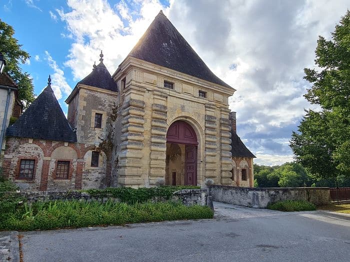 Journées du Patrimoine - Visite du château de Dampierre en Burly · photo 1