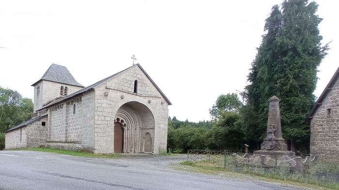 Visite guidée de l'église de Margerides et du Monument aux morts · photo 1