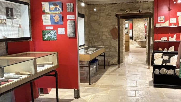 Trésors d'histoire : plongez dans les collections du conservatoire de ce village fleuri ! · photo 1