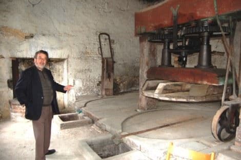 Démonstration du fonctionnement du pressoir de Thury · photo 1