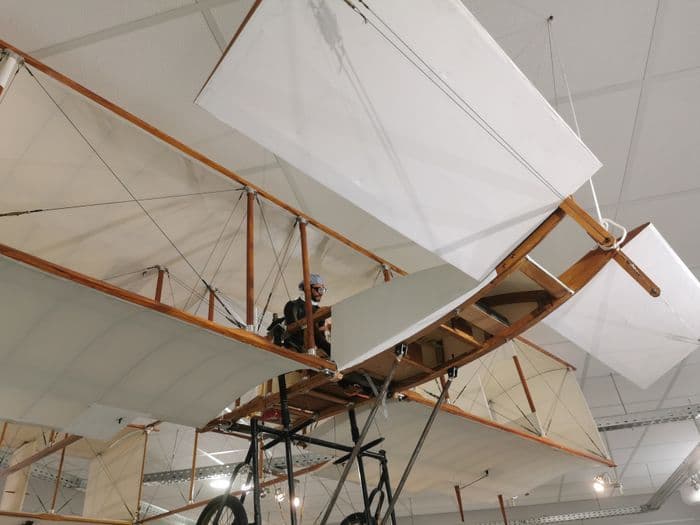 Découvrez les évolutions technologiques de l'aéronautique dans la région de Reims. · photo 1