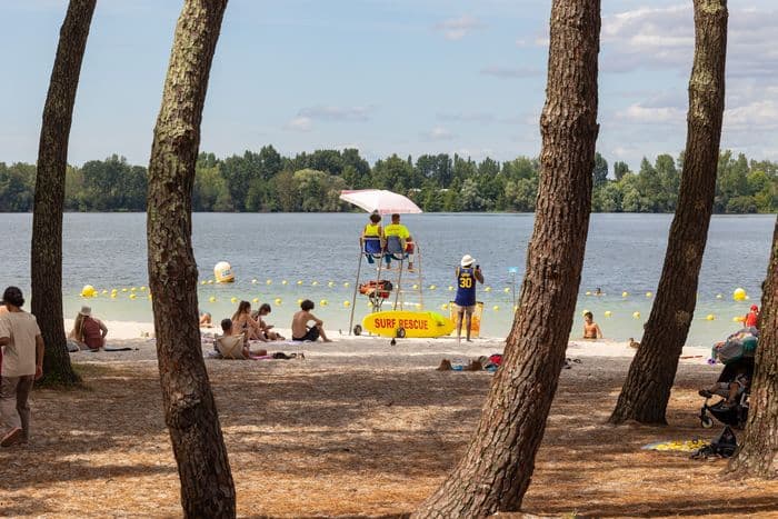 Plage du Lac : baignade surveillée et animations gratuites tout l'été ! · photo 1