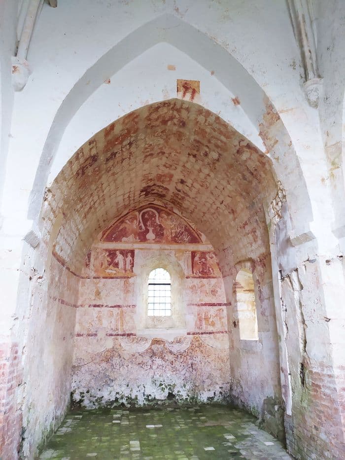 "Petit Lascaux Religieux Picard" de LACHAPELLE-SOUS-GERBEROY : fresques et décorations exceptionnelles 12è-20è S (inscri · photo 1