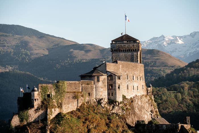 Visite guidée du Château fort – Musée Pyrénéen : « secrets archéologiques » · photo 1