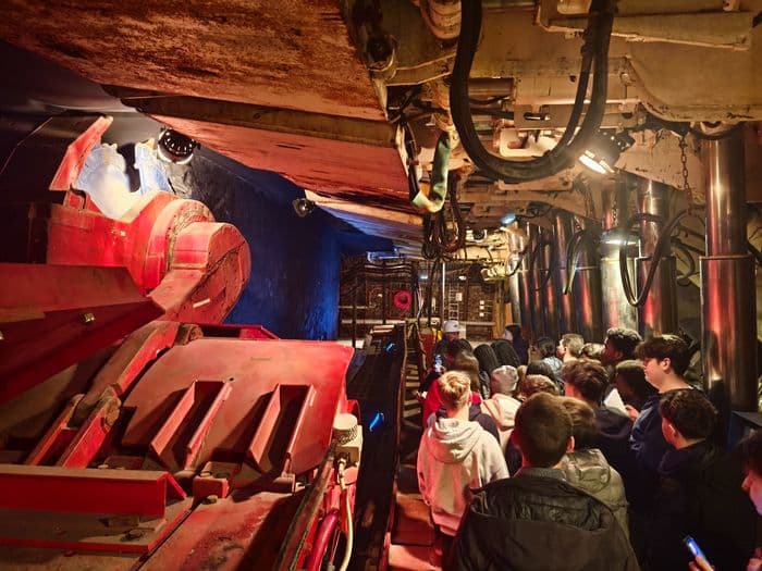 Les élèves à la rencontre des mineurs · photo 1