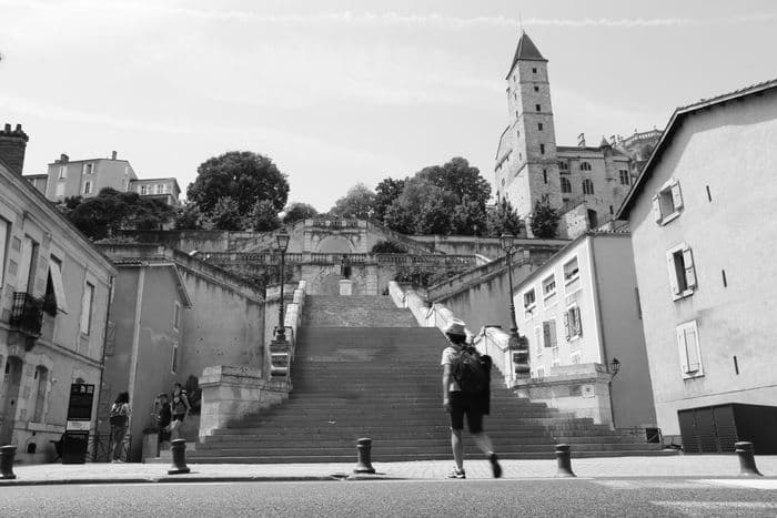 Zoom sur l'escalier monumental · photo 1