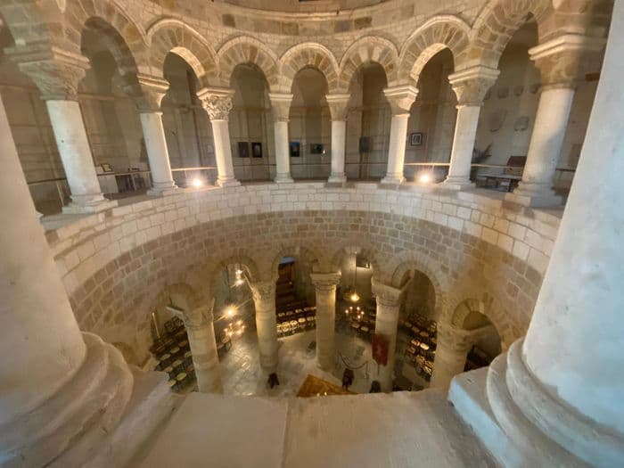 Visite guidée de la Basilique de Neuvy-Saint-Sépulchre · photo 1