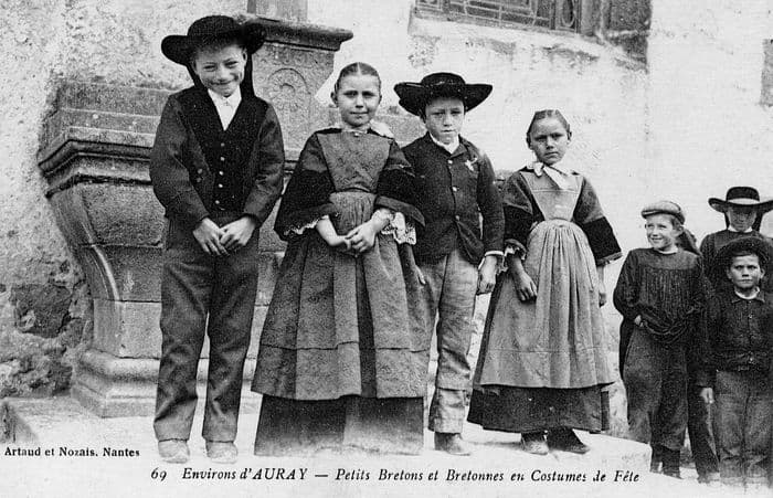 Comment s’habillaient les enfants alréens il y a 100 ans ? · photo 1