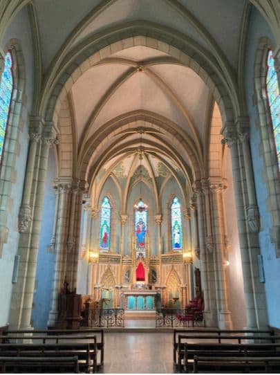 Visite de la chapelle de l'ancien pensionnat de Saint-Laurent-en-Brionnais · photo 1