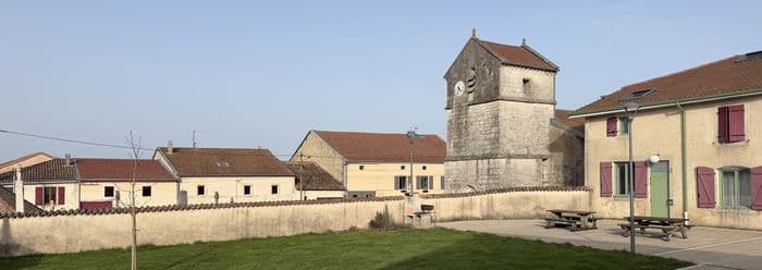Visite d'une église et du cœur d'un village typique du patrimoine lorrain · photo 1