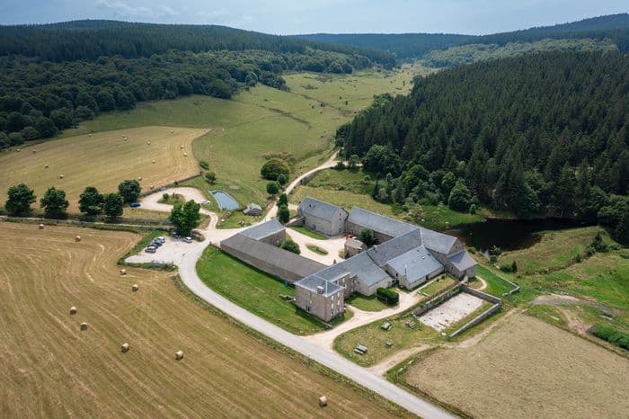 Visite guidée « Secrets de pierres et de charpentes : la Ferme du Sauvage se raconte » · photo 1