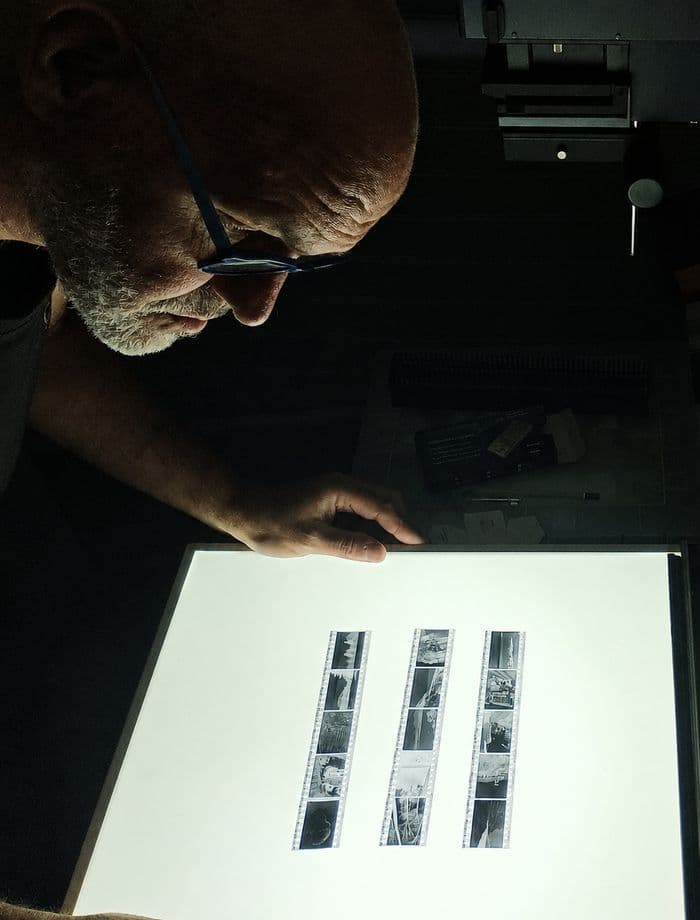 Visite commentée des œuvres du photographe Romain Chatton · photo 1