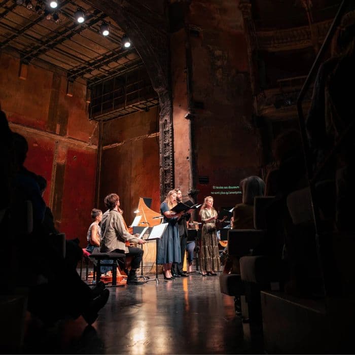 Ensemble Près de votre oreille · photo 1