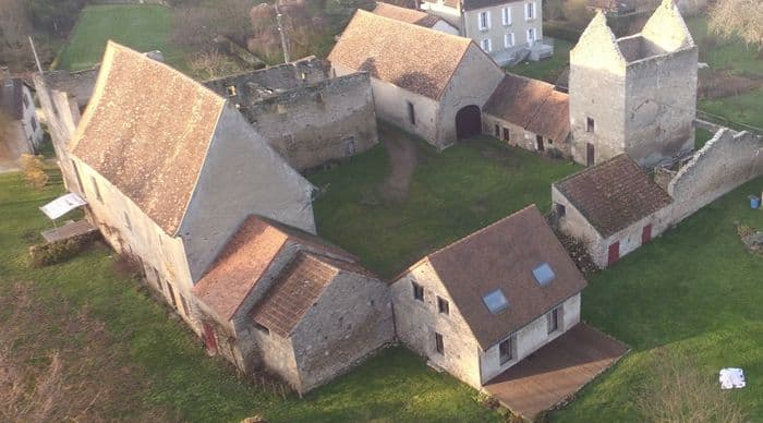 Exposition sur l'étude archéologique du prieuré de Mesvres · photo 1
