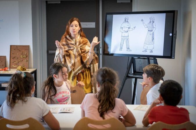 Atelier en famille « Du mouton au tissu, à la découverte des textiles gaulois » · photo 1