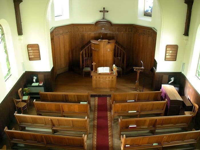 Visite d’une église dont le mobilier est signé par l’artiste décorateur nancéien Majorelle · photo 1
